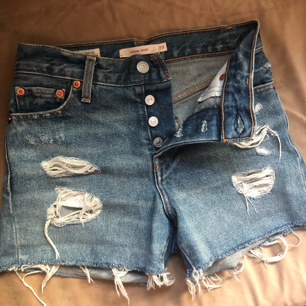 Levi’s Wedgie Shorts